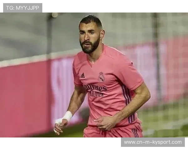 本泽马沙特新月首秀,进攻端让人眼前一亮