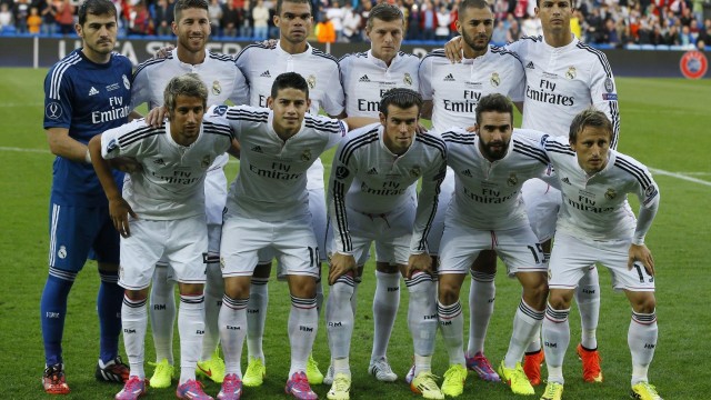 开云体育官方下载-巴萨防线疲软，3-3战平布鲁日，欧冠前景愈发复杂，巴萨欧冠主场不败